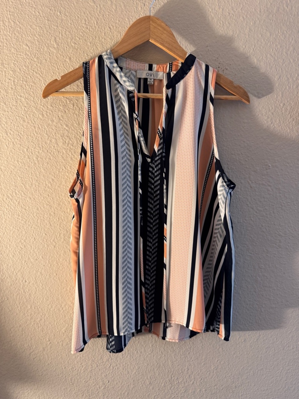 Ovi Women’s Sleeveless Blouse, Size M
